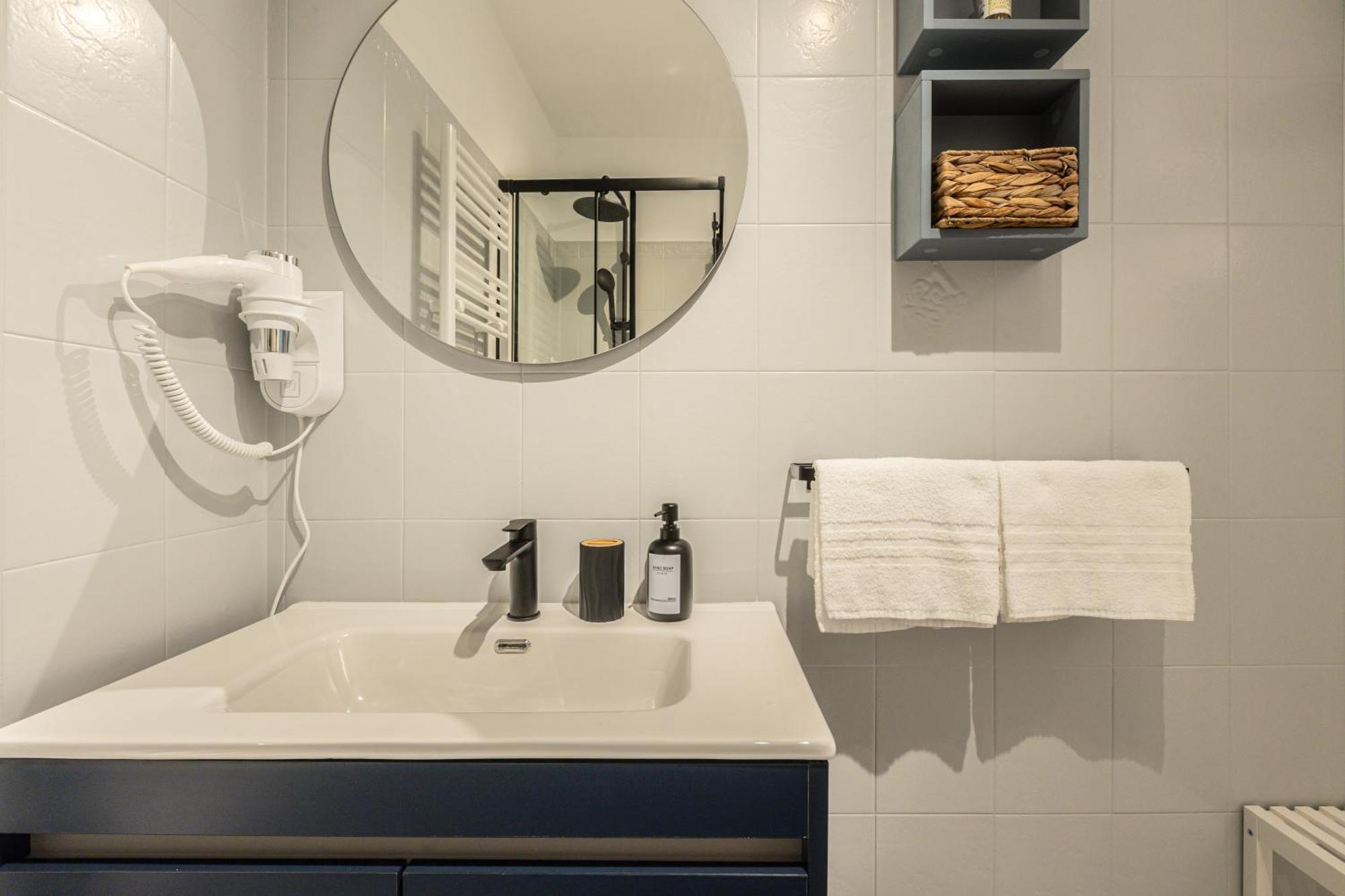Piazza Unita D'Italia - Jr Suite Con Ac - Wi Fi - Park Convenzionato Triëst Buitenkant foto