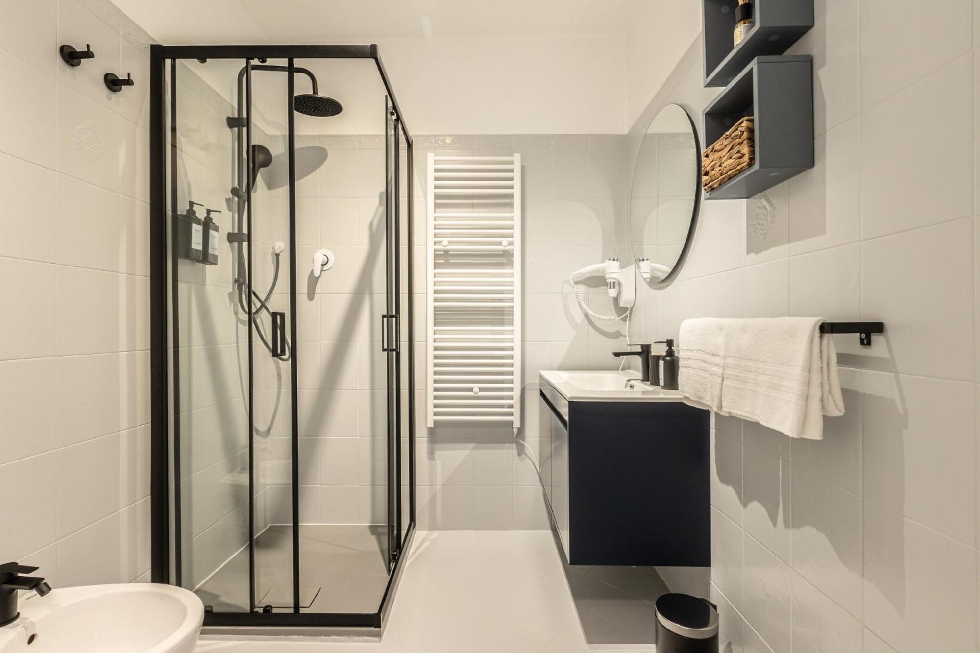 Piazza Unita D'Italia - Jr Suite Con Ac - Wi Fi - Park Convenzionato Triëst Buitenkant foto
